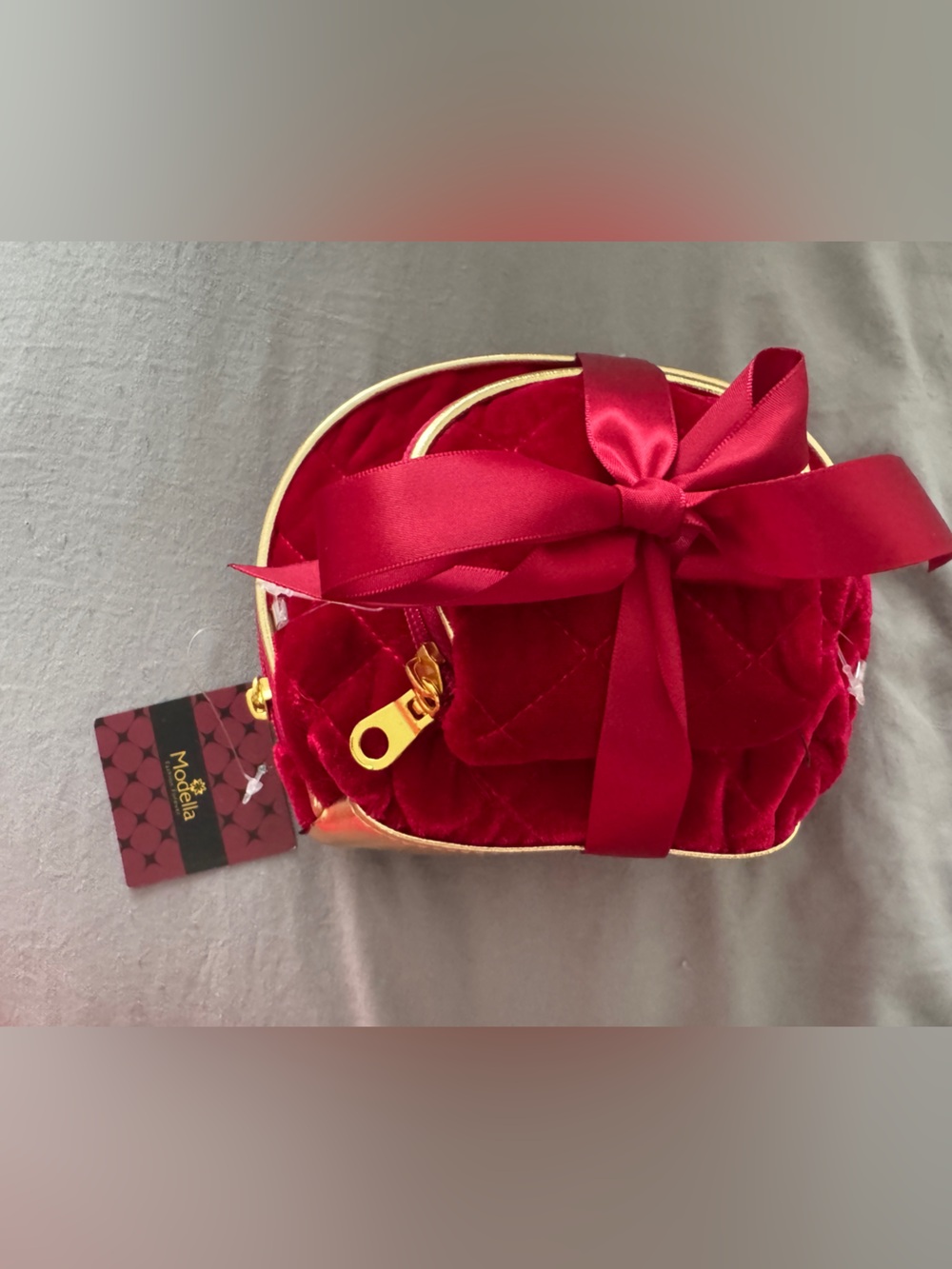red velvet beauty pouches